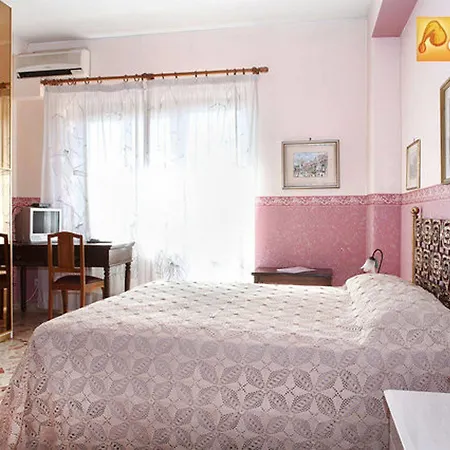 Casa Tina Maugeri Bed & Breakfast 2*